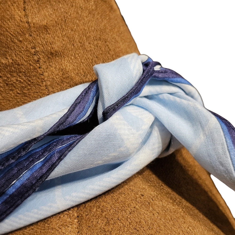 BURBERRY SCARF - Picture 5 of 13